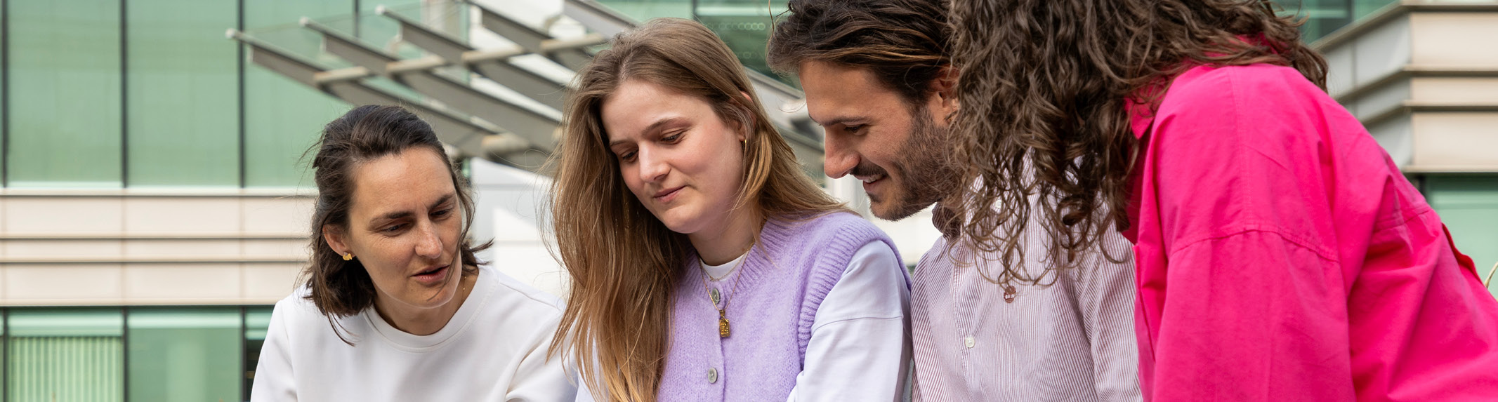 2511 BRI Listicle Gelukkig Banners